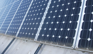 Solar Modul Photovoltaik verschmutzt Reinigung